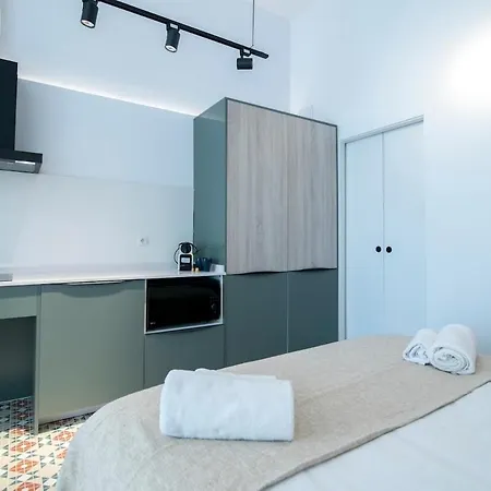 Comodo Estudio En * Valencia